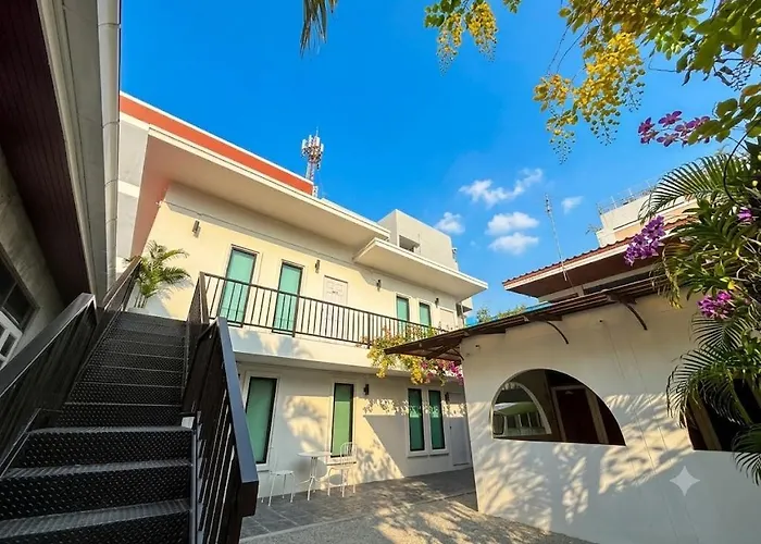 Hotel The Escape Ratchayothin 3*